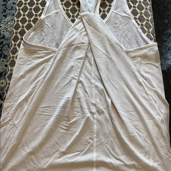 Lululemon white workout top - Picture 2 of 3